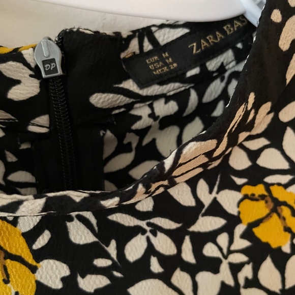 Black floral dress with flare - Picture 4 of 6